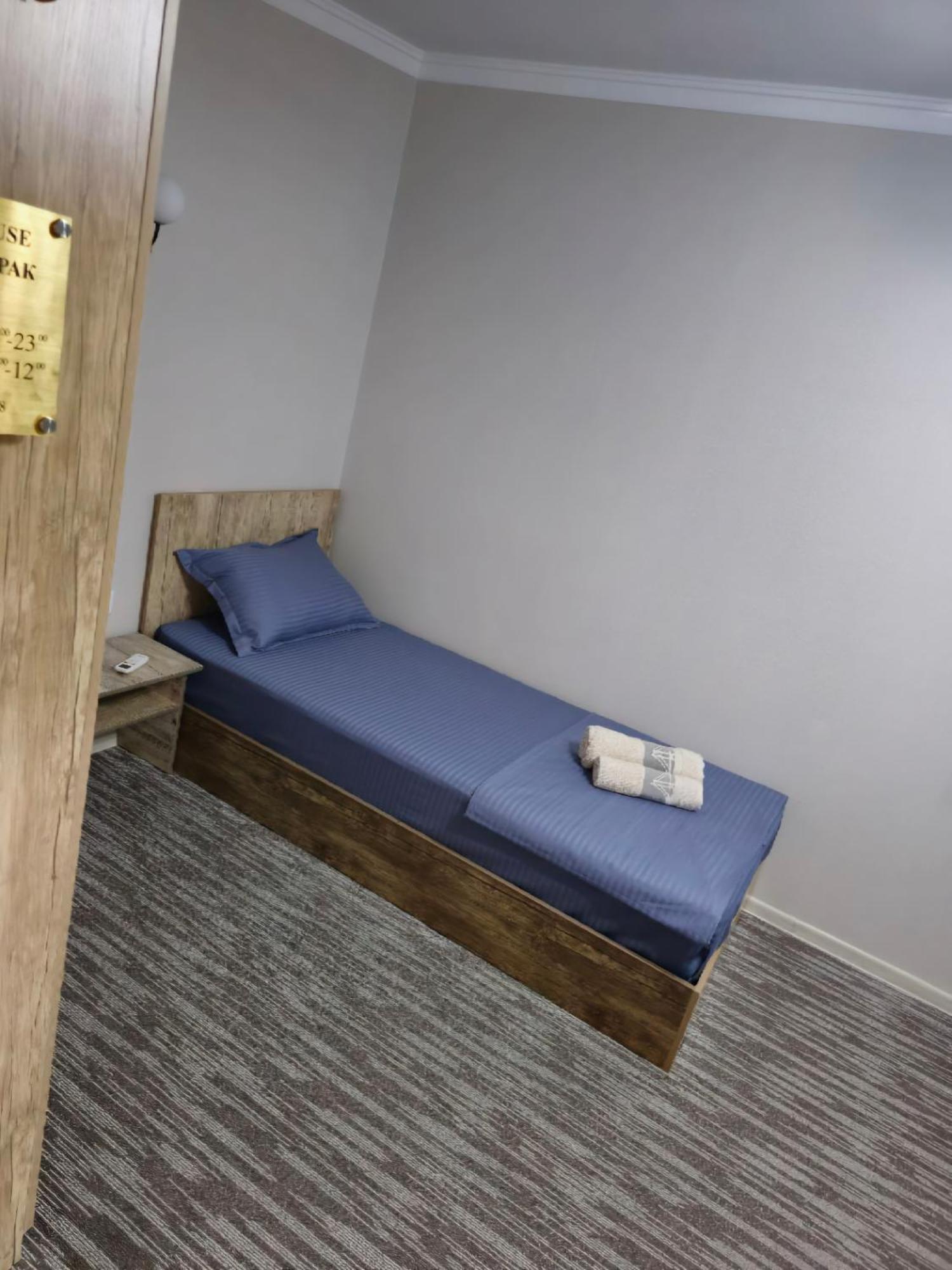 בוקורו Havas Guest House מראה חיצוני תמונה